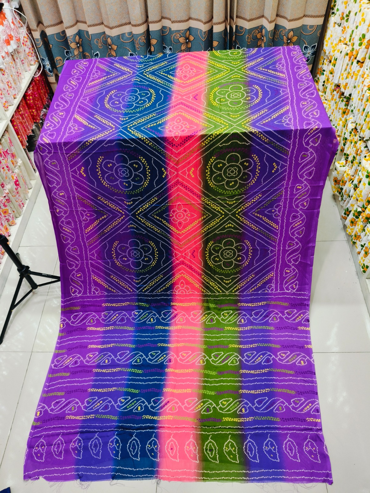 ইন্ডিয়ান চুনরি প্রিন্ট শাড়ী