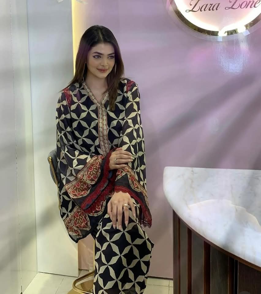 𝐂𝐡𝐢𝐜 𝐚𝐧𝐝 𝐬𝐥𝐞𝐞𝐤 𝐦𝐚𝐣𝐨𝐥𝐢𝐜𝐚 𝐩𝐫𝐢𝐧𝐭 𝐜𝐨-𝐨𝐫𝐝 𝐬𝐞𝐭 ছবি 3