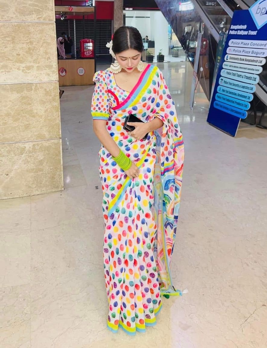 New Viral Attractive Sharee