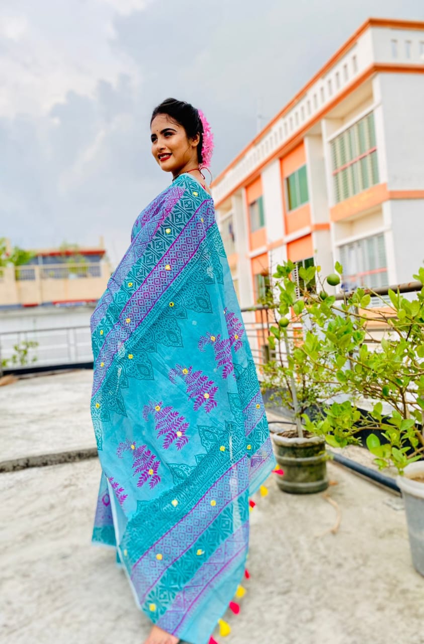 হাফ সিল্ক ব্লক প্রিন্ট শাড়ি ব্লাউজ পিস সহ ছবি 9