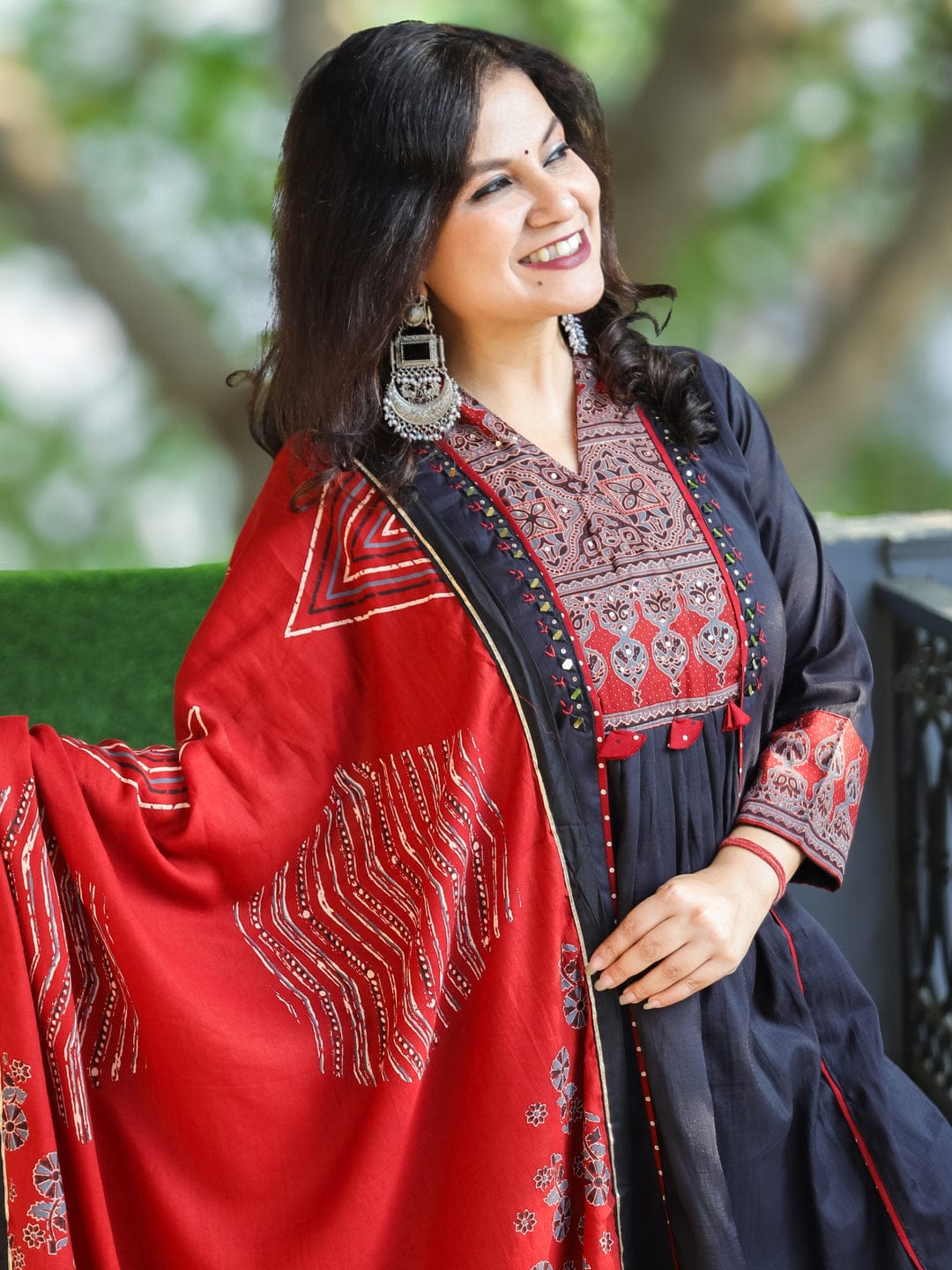 Readymade Three Piece ছবি 2