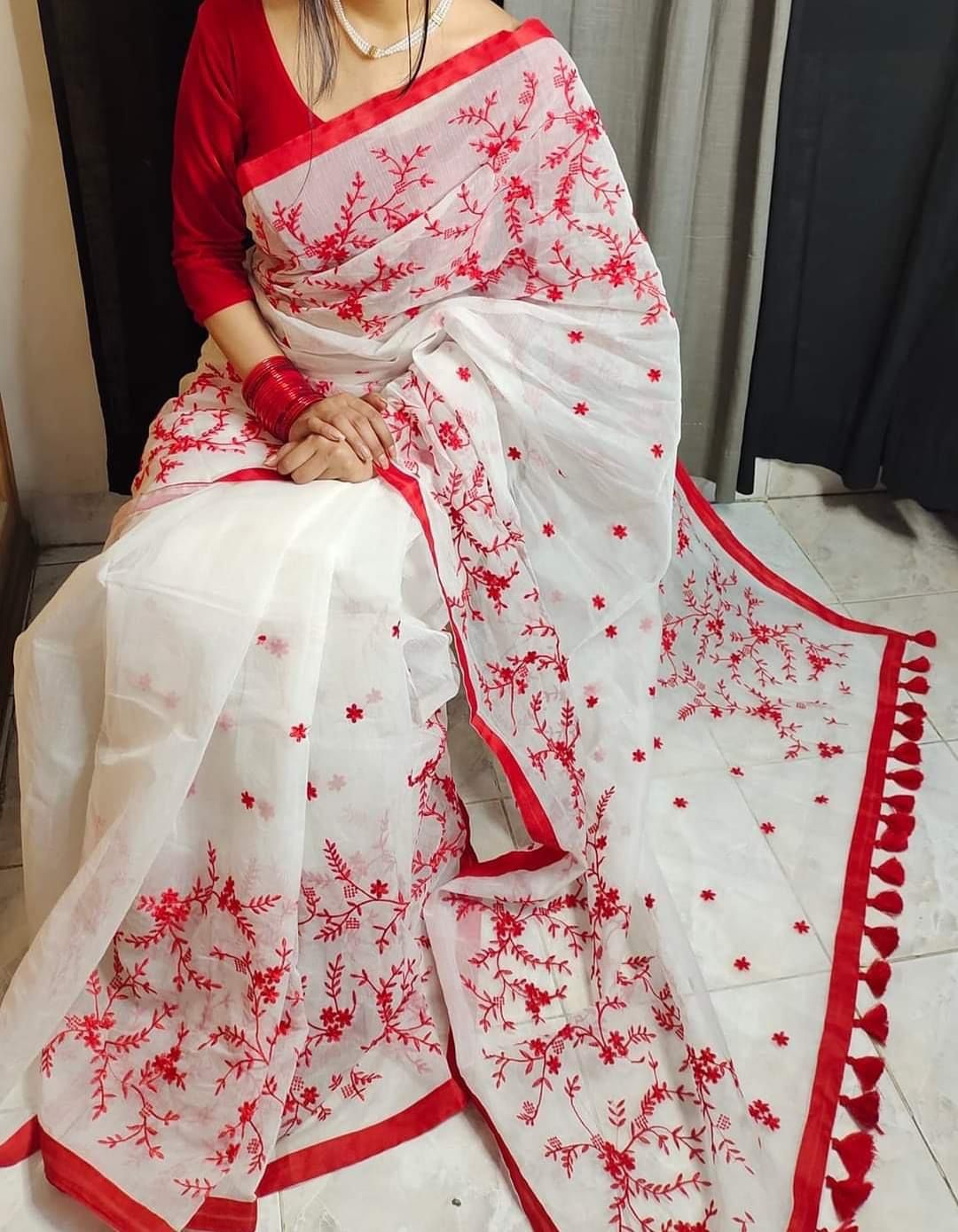 হাফসিল্ক শাড়ীতে এমব্রডারী কাজ করা ছবি 5