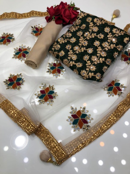 সেমী স্টিচড জর্জেট এমব্রয়ডারি থ্রী পিস ছবি 5