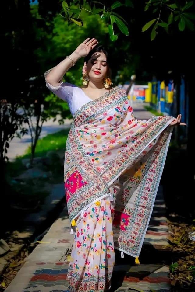 হাফ সিল্ক স্ক্রিন প্রিন্ট শাড়ি