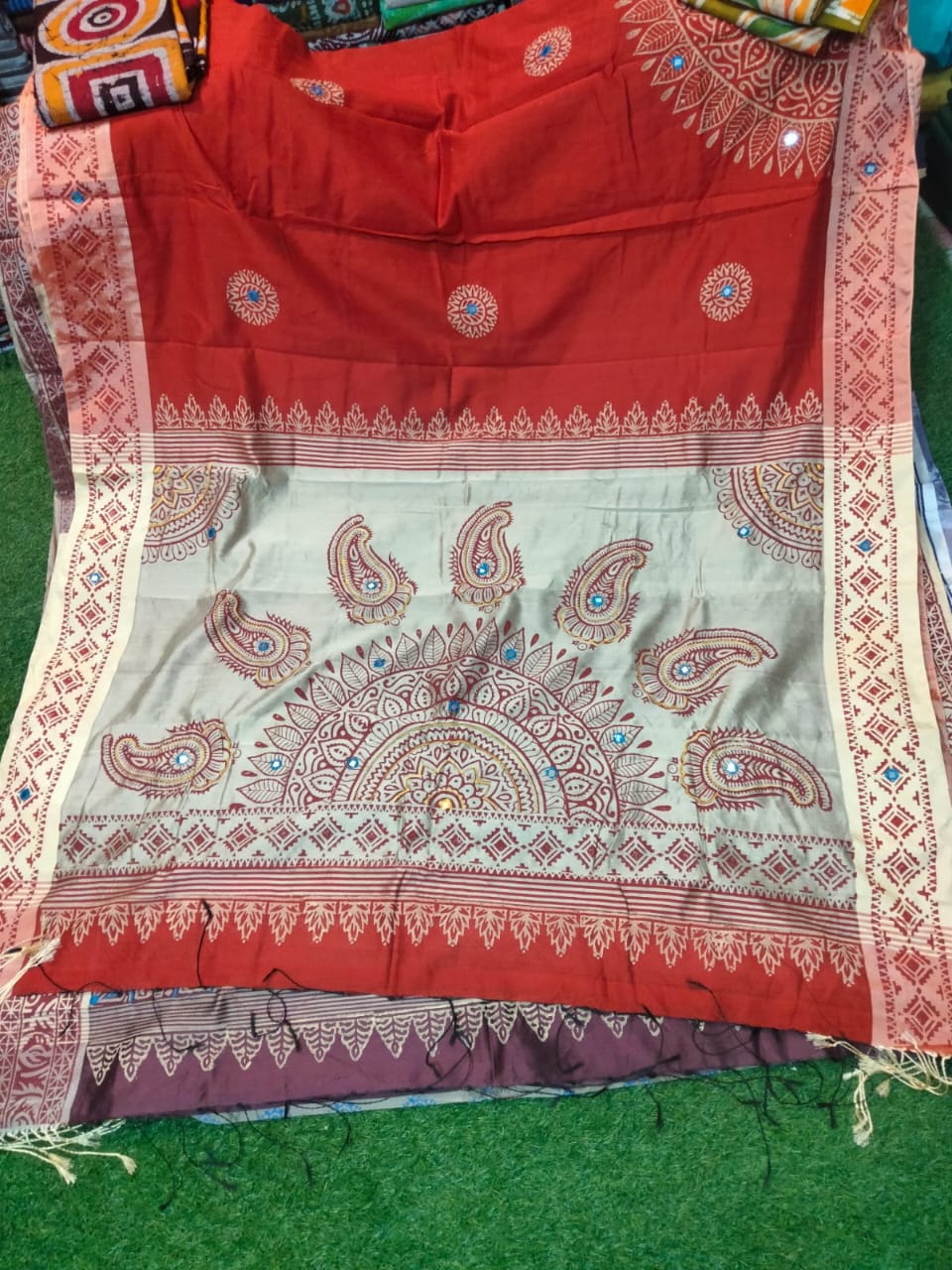 এমব্রয়ডাড়ী ধুপিয়ানসিল্ক শাড়ী ছবি 2