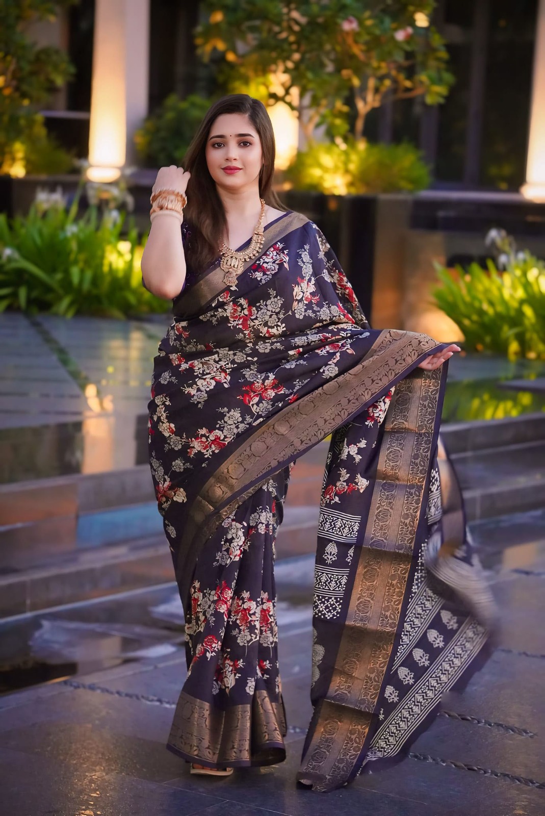 Dhupiyan Sharee with Blouse Piece