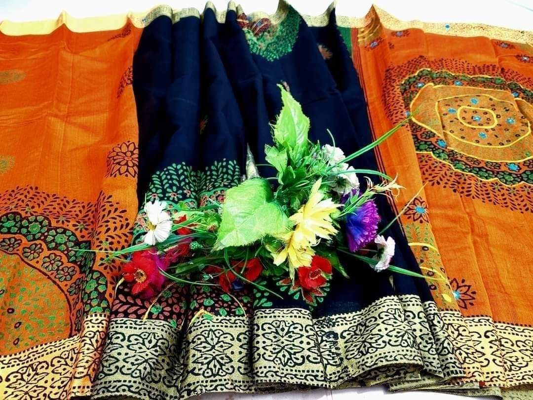 এমব্রয়ডাড়ী ধুপিয়ানসিল্ক শাড়ী