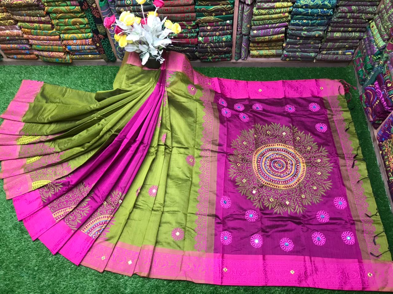 এমব্রয়ডাড়ী ধুপিয়ানসিল্ক শাড়ী