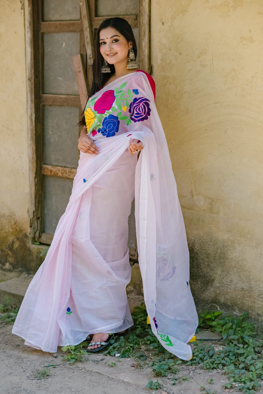 হাফ সিল্ক এমব্রয়ডারি শাড়ি। ছবি 9