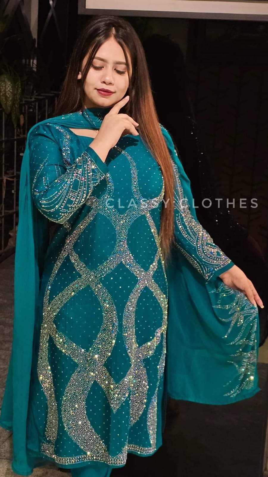 স্টোন থ্রি পিস ছবি 2