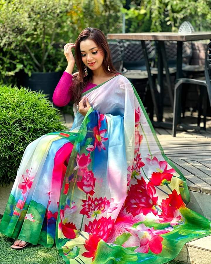 New Viral Attractive Sharee ছবি 3