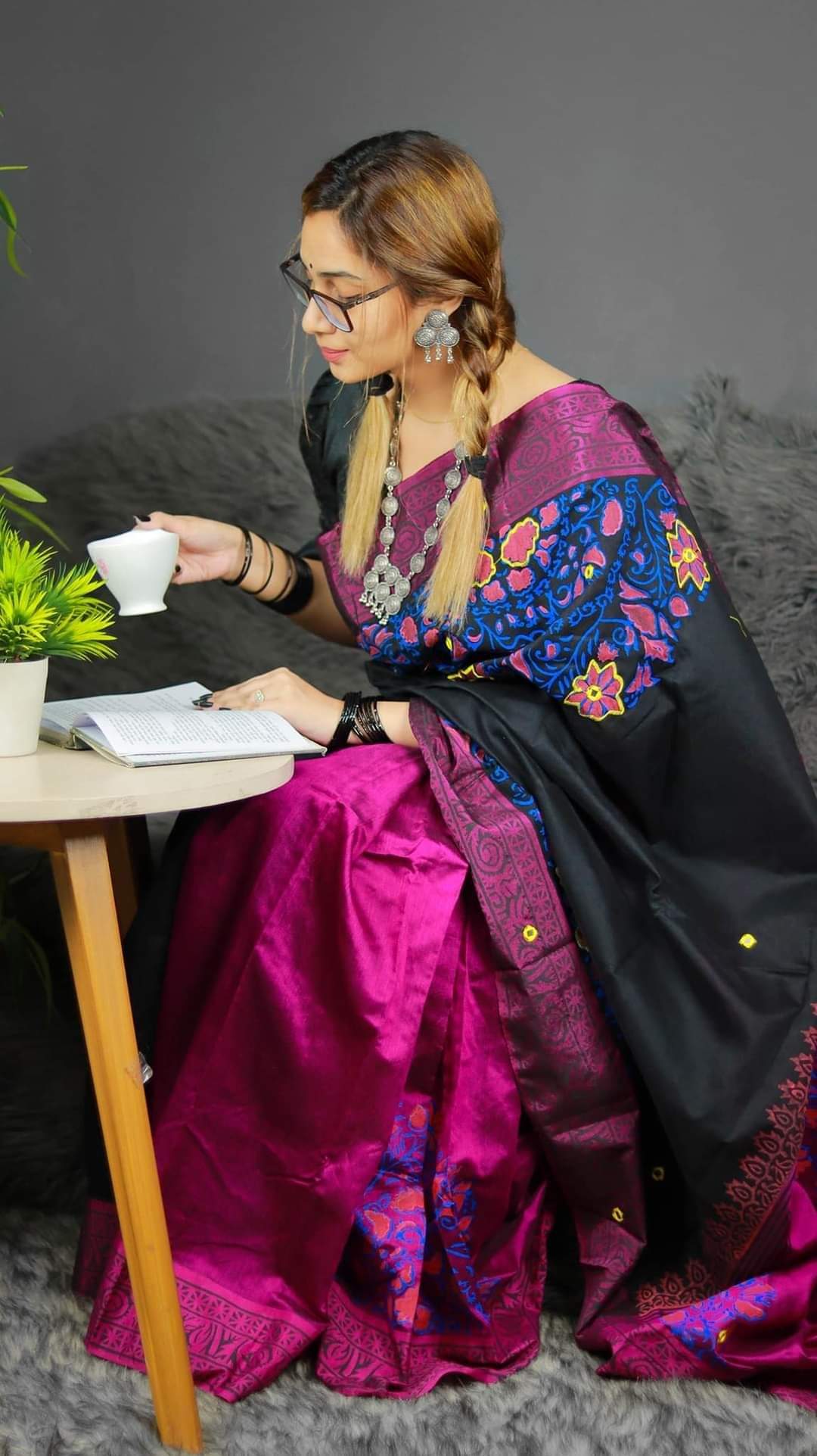 হ্যান্ডপ্রিন্ট হাফসিল্ক শাড়ী ছবি 4