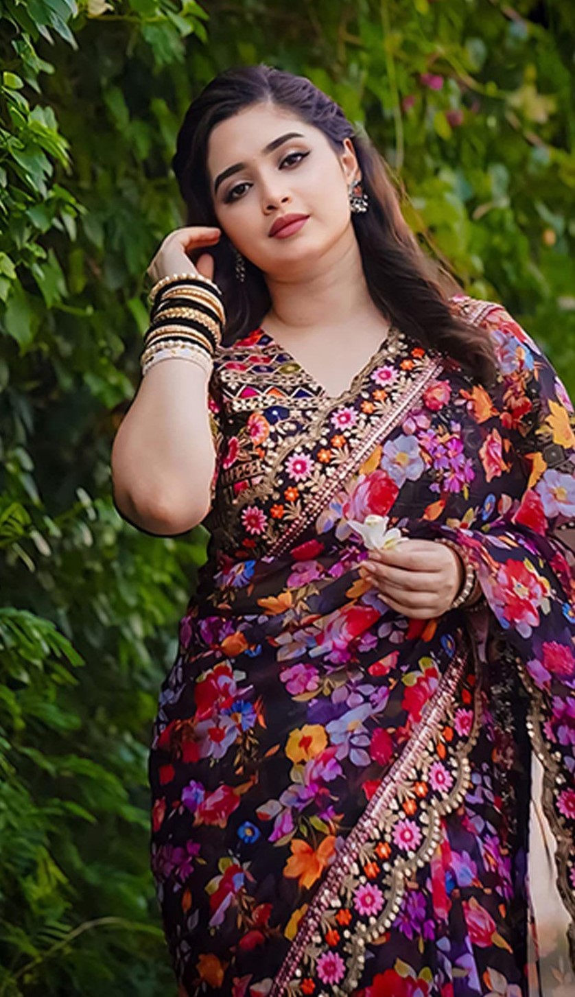 Digital Print Sharee with Blouse Piece ছবি 3