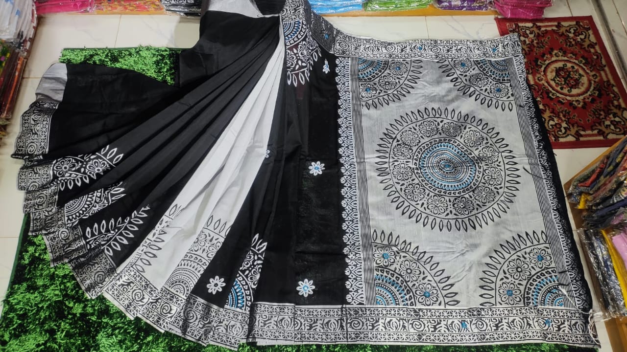 এমব্রয়ডাড়ী ধুপিয়ানসিল্ক শাড়ী