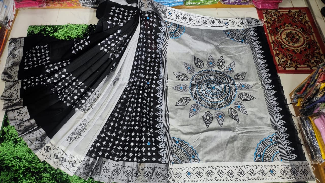 এমব্রয়ডাড়ী ধুপিয়ানসিল্ক শাড়ী