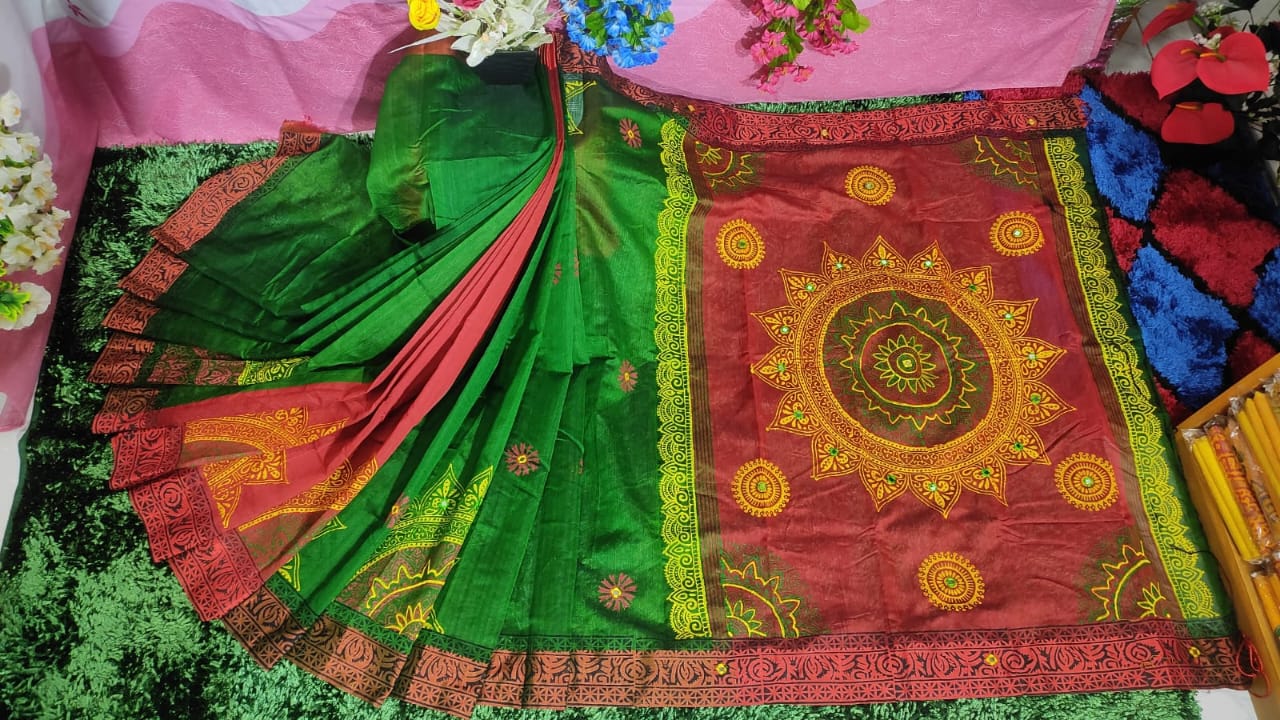 এমব্রয়ডাড়ী ধুপিয়ানসিল্ক শাড়ী