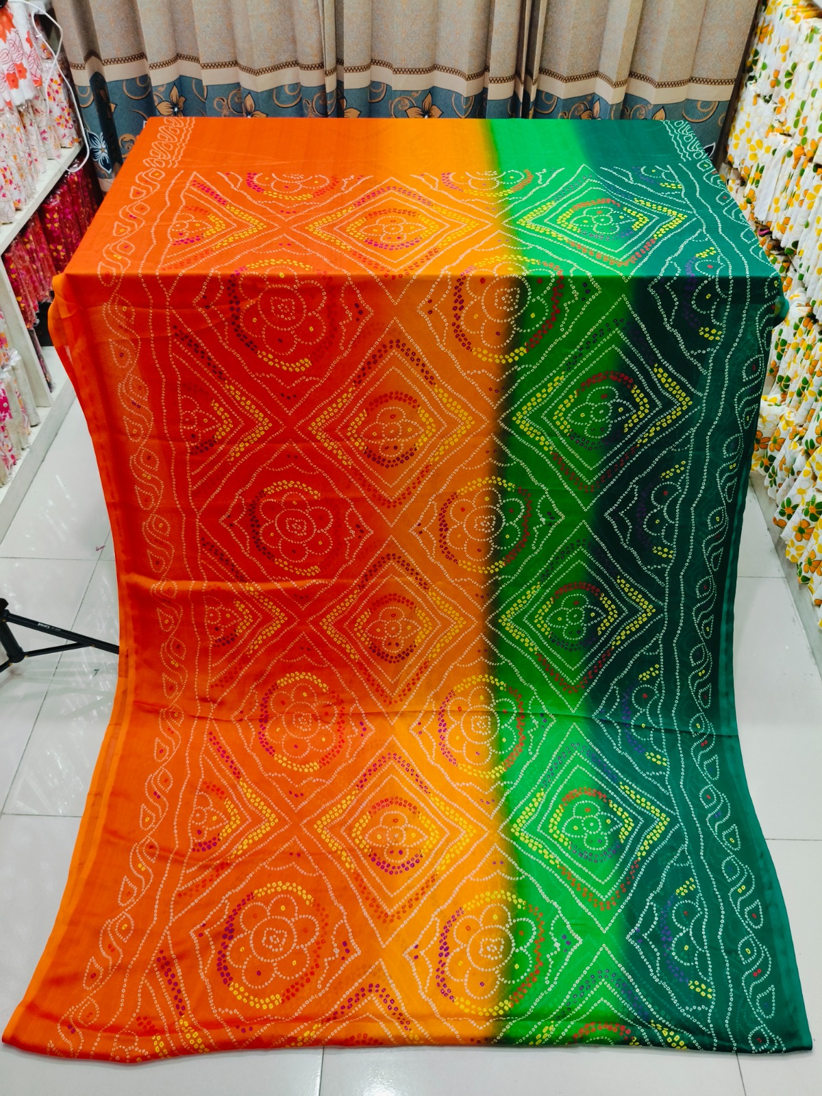 ইন্ডিয়ান চুনরি প্রিন্ট শাড়ী