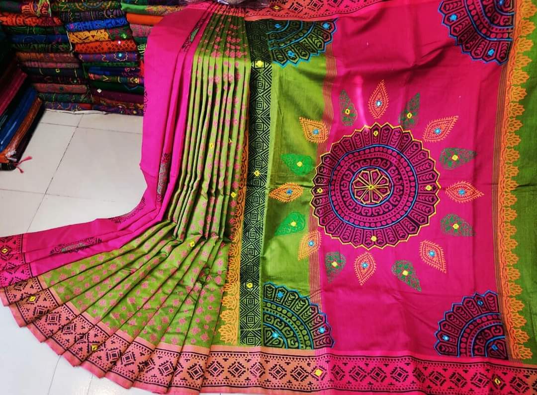 এমব্রয়ডাড়ী ধুপিয়ানসিল্ক শাড়ী
