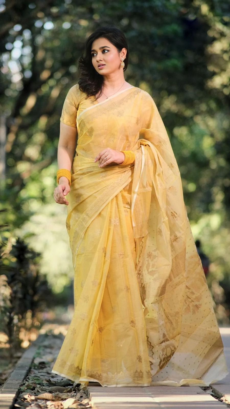 Semi Moslin Sharee with Blouse Piece ছবি 15