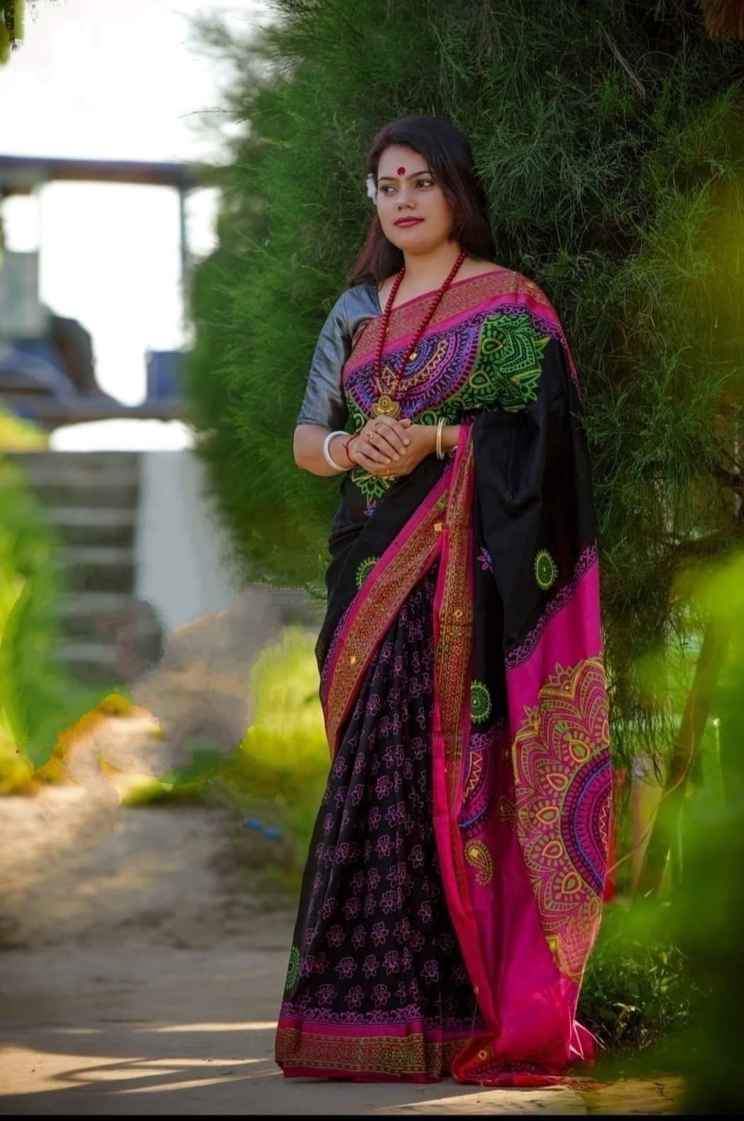 হ্যান্ডপ্রিন্ট হাফসিল্ক শাড়ী ছবি 9