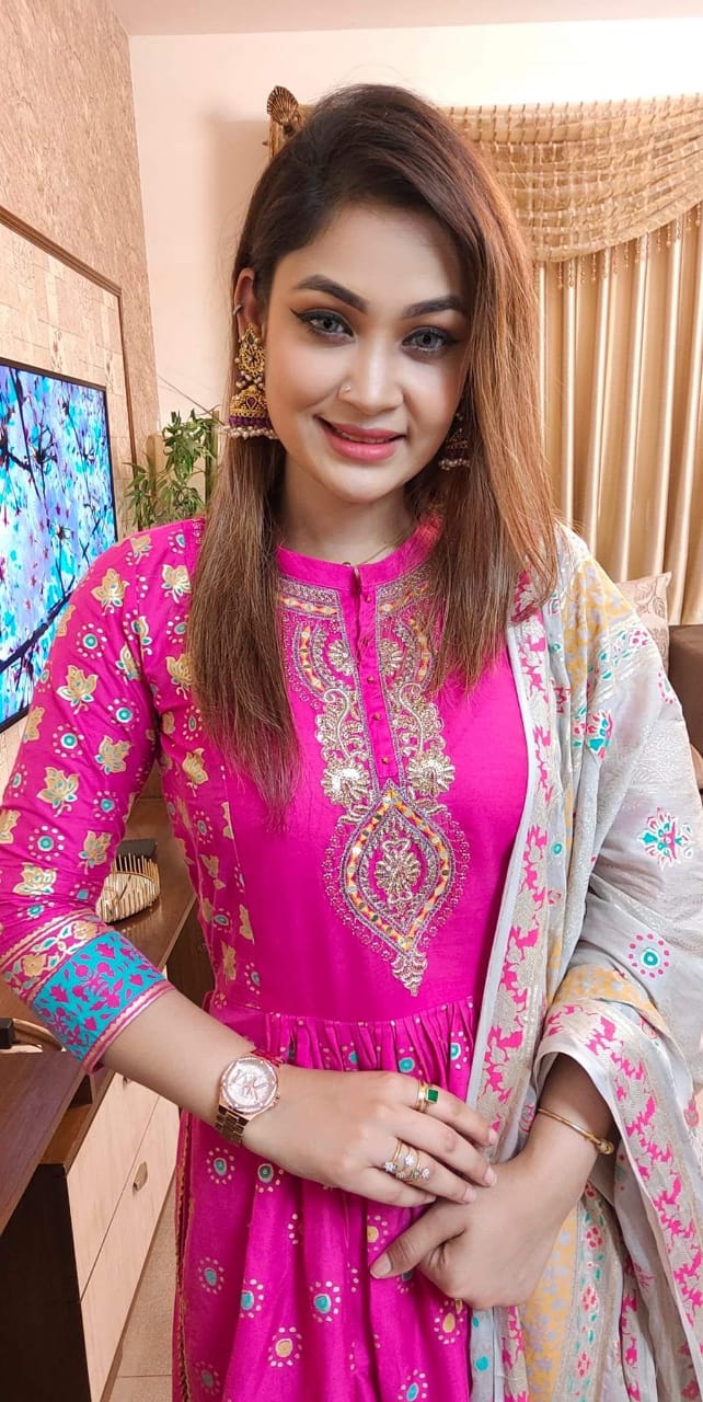 নাইরা কাট থ্রিপিস