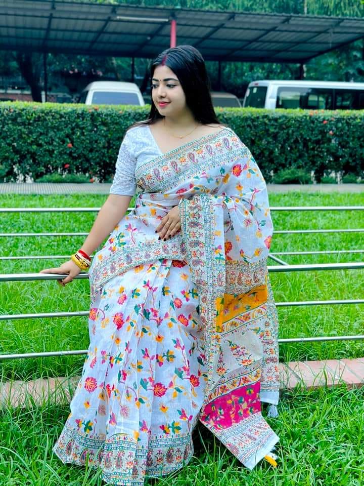 হাফ সিল্ক স্ক্রিন প্রিন্ট শাড়ি