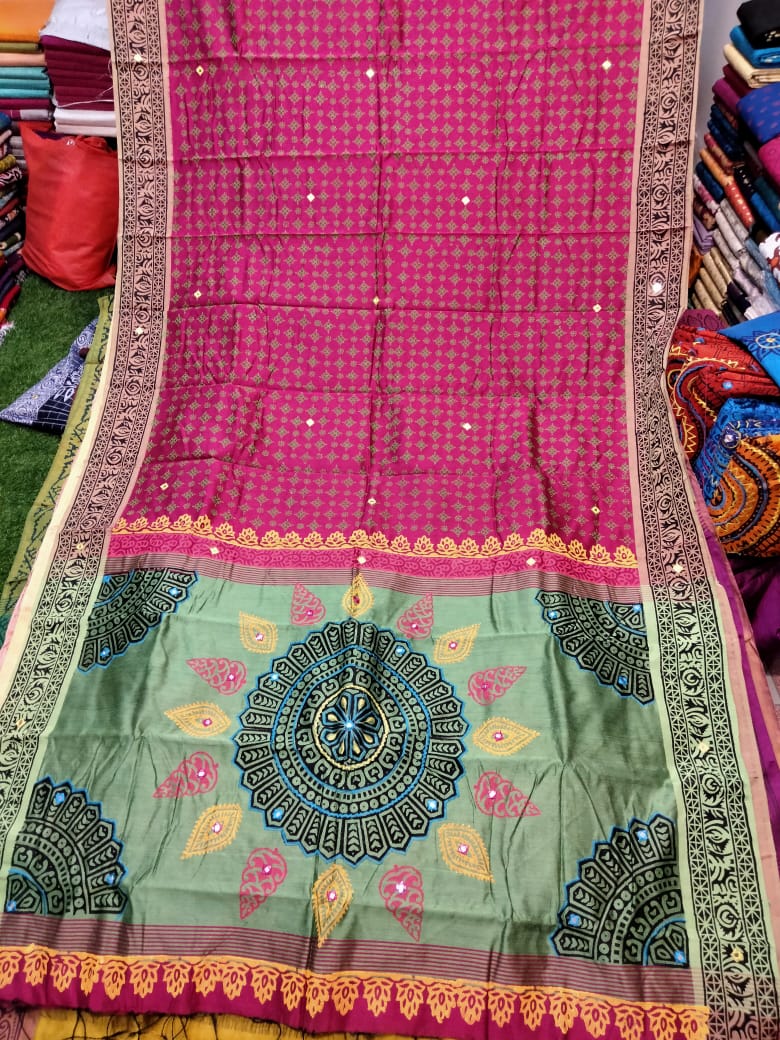 এমব্রয়ডাড়ী ধুপিয়ানসিল্ক শাড়ী ছবি 5