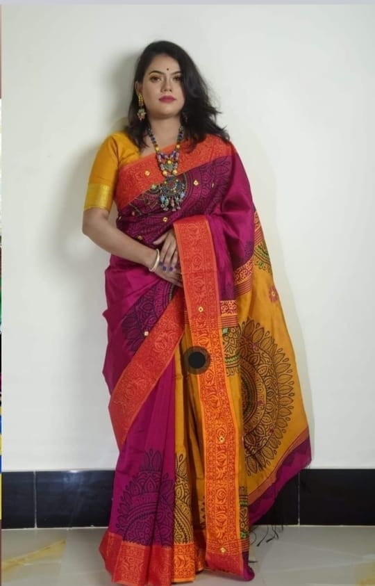 ধুপিয়ান সিল্ক শাড়ি