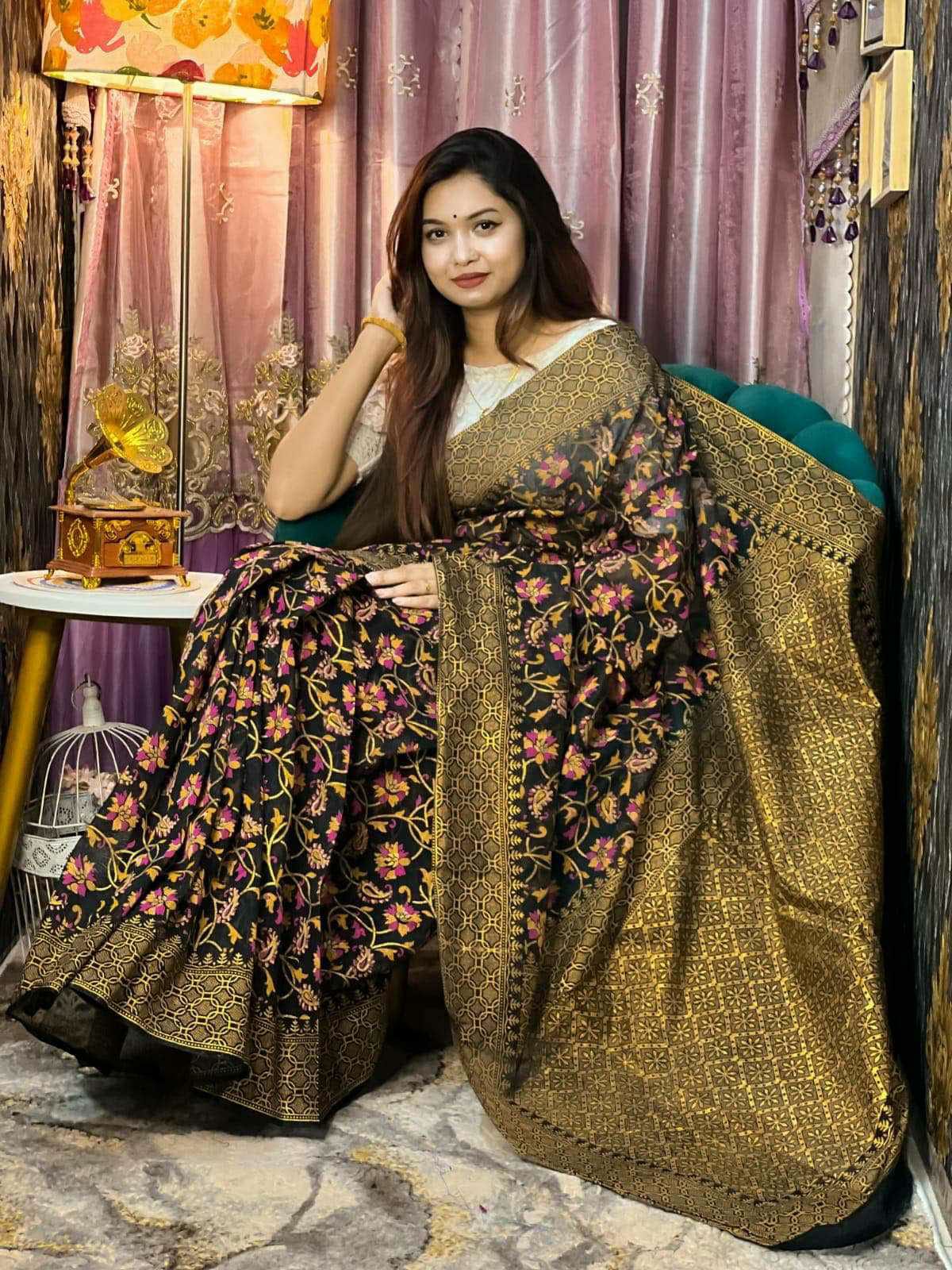 হাফ সিল্ক স্ক্রিন প্রিন্ট শাড়ি ছবি 9