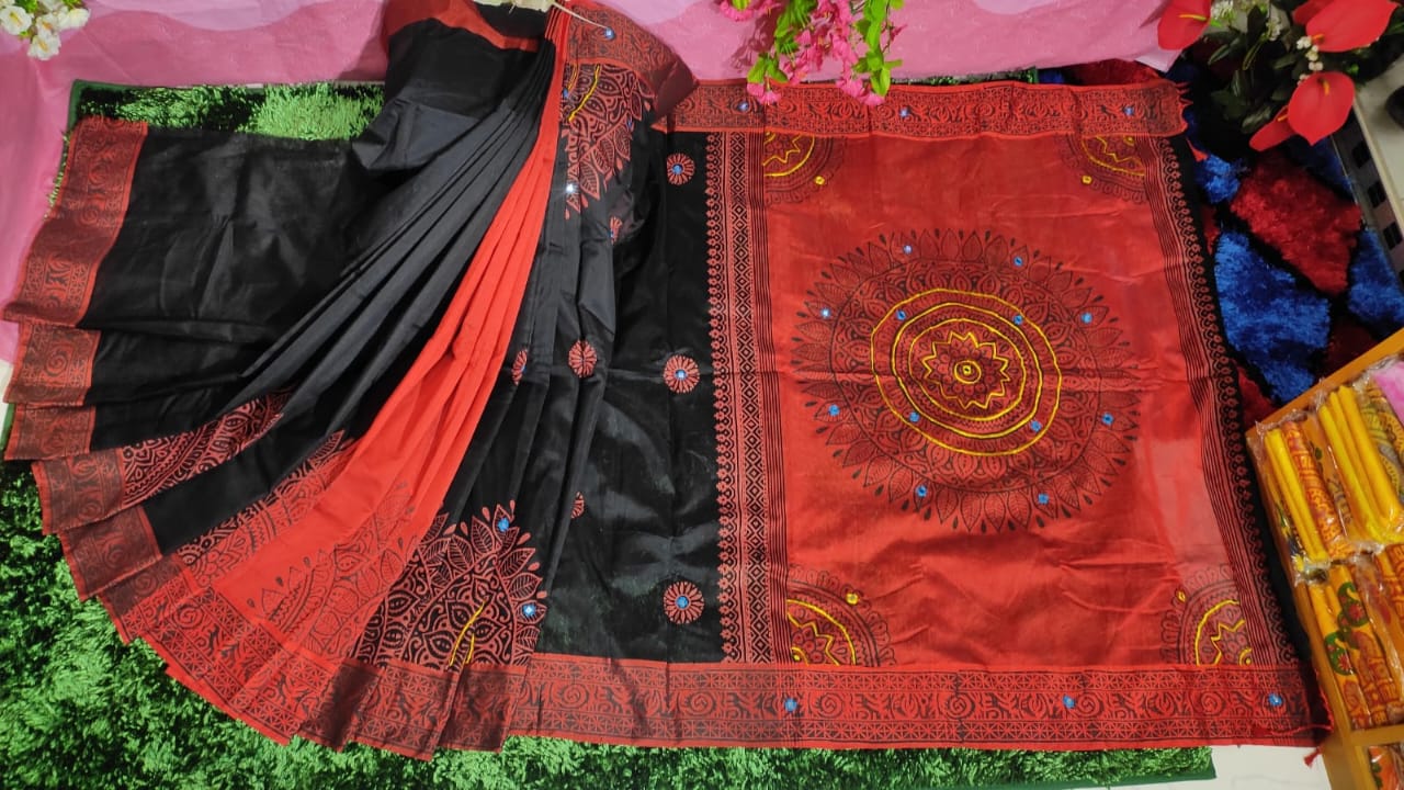 এমব্রয়ডাড়ী ধুপিয়ানসিল্ক শাড়ী ছবি 3
