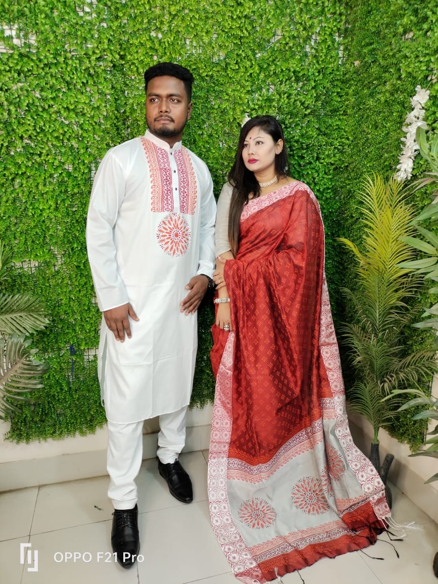 এক্সক্লুসিভ ধুপিয়ান সিল্ক শাড়ি & পাঞ্জাবি কাপল ড্রেস ছবি 4