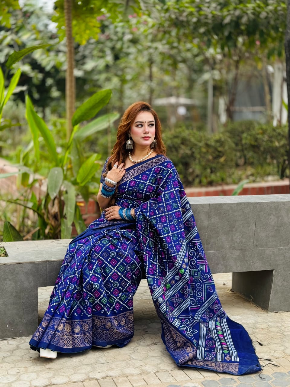 Dhupian Silk Sharee with Blaus Piece ছবি 3