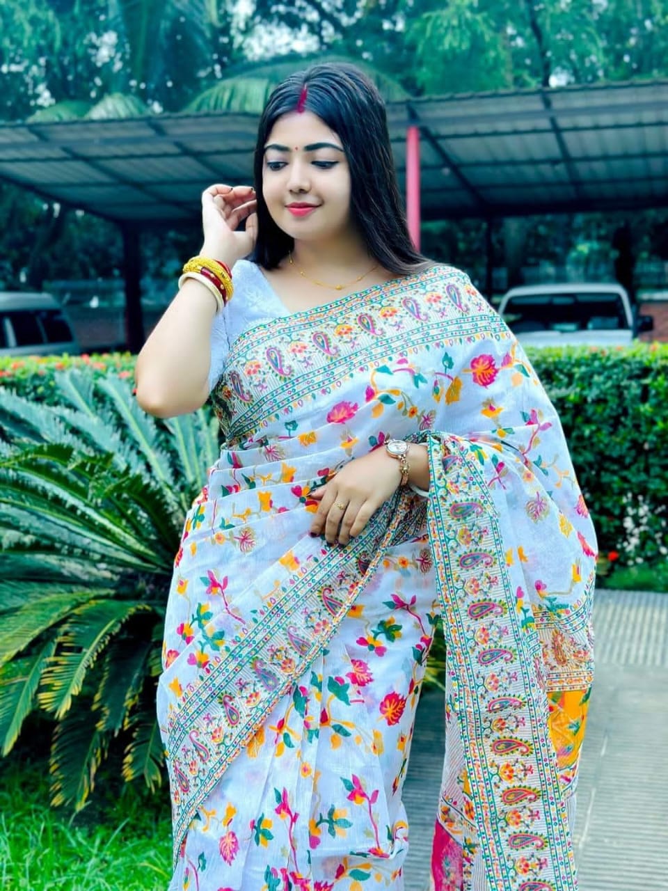 হাফ সিল্ক স্ক্রিন প্রিন্ট শাড়ি