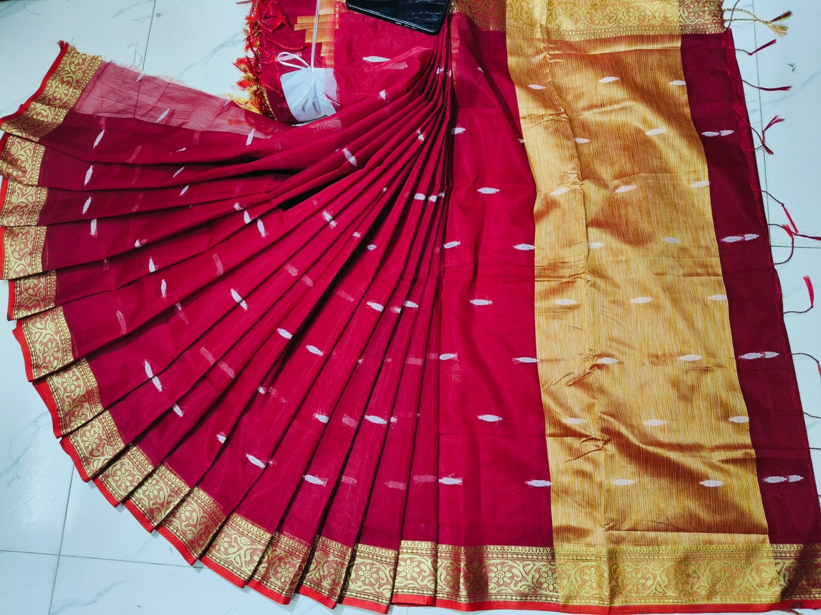 Mahisa Sharee with Blouse Piece ছবি 3