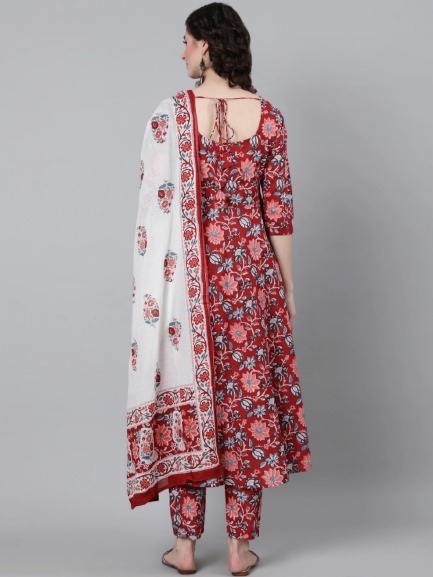 Three Piece ছবি 2