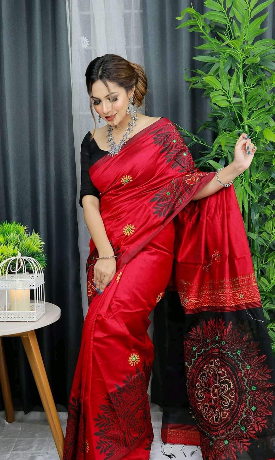 ধুপিয়ান সিল্ক শাড়ি ছবি 5