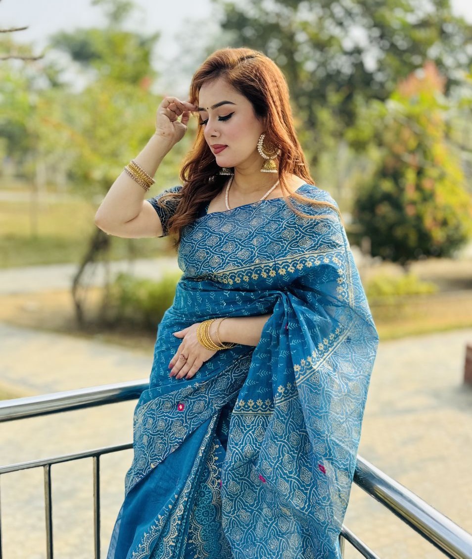 Semi Moslin Sharee ছবি 12