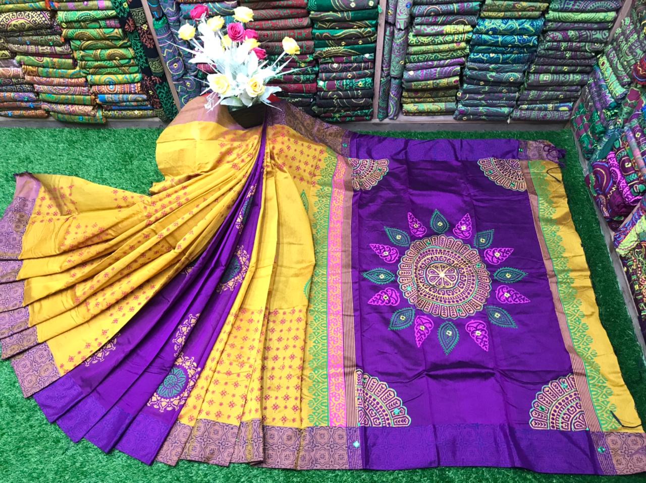 এমব্রয়ডাড়ী ধুপিয়ানসিল্ক শাড়ী ছবি 9