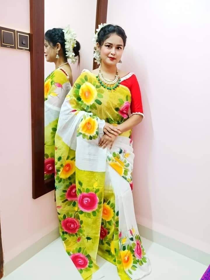 হাফসিল্ক শাড়ীতে  হ্যান্ডপ্রিন্ট তুলির কাজ করা