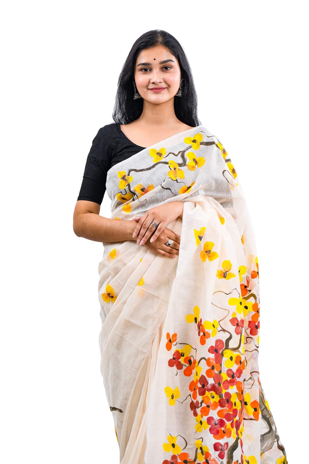 হাফসিল্ক শাড়ীতে  হ্যান্ডপ্রিন্ট তুলির কাজ করা