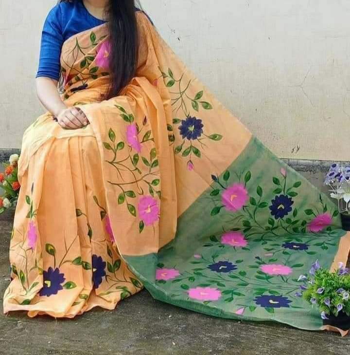 হাফসিল্ক শাড়ীতে  হ্যান্ডপ্রিন্ট তুলির কাজ করা