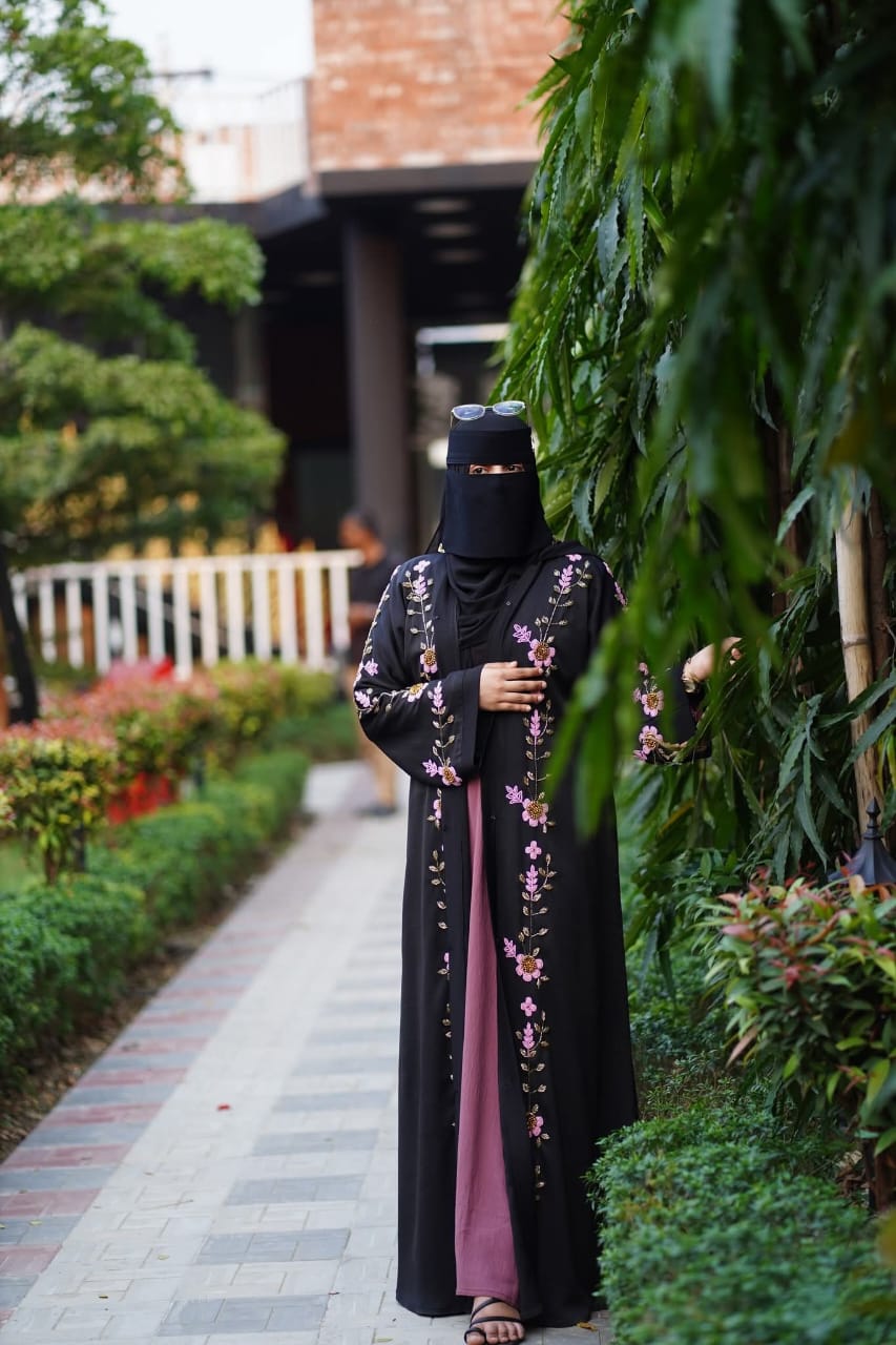 Muslima Dubai Embroidered Burqa Set