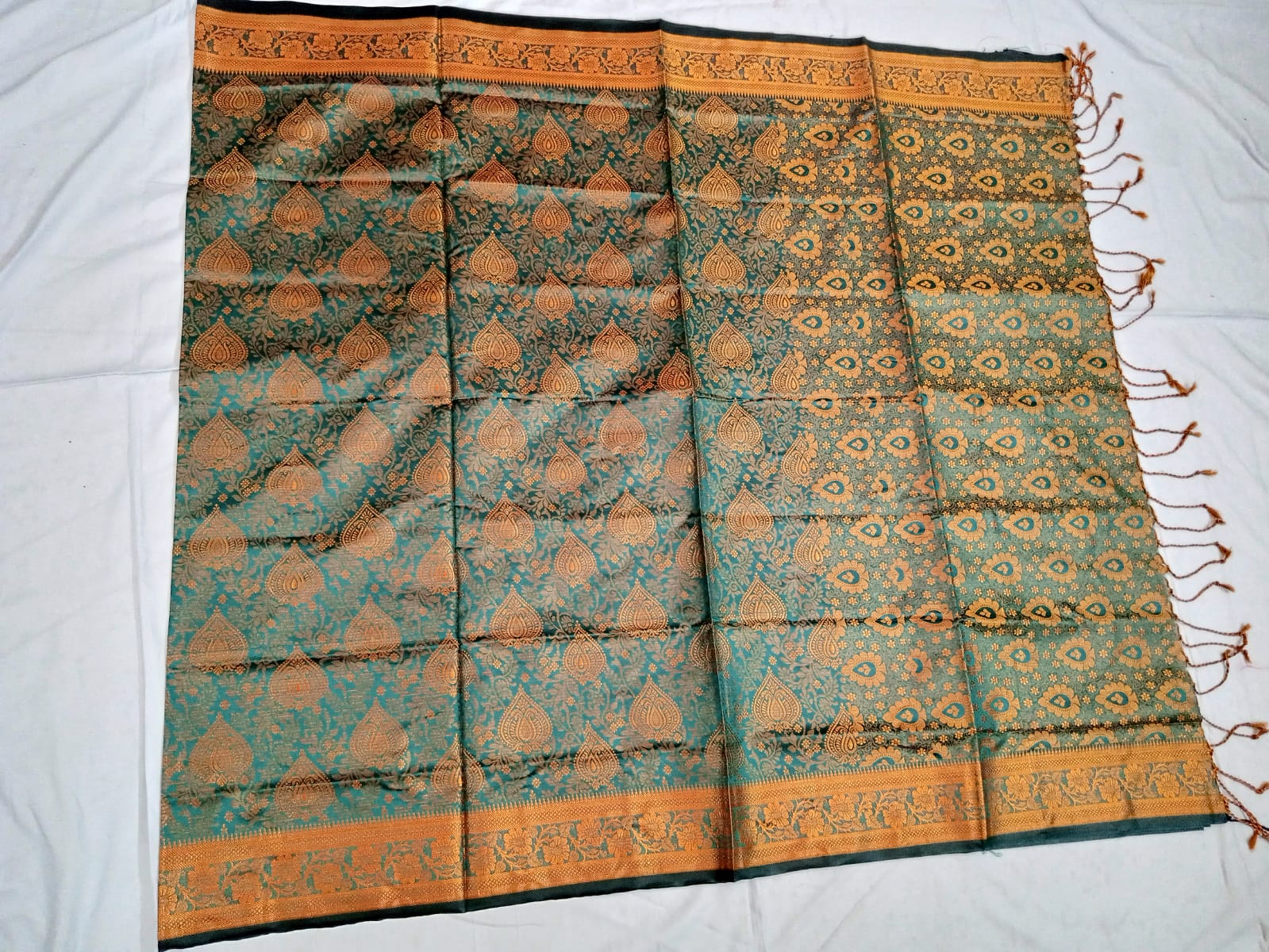 সিল্ক কাতান শাড়ি