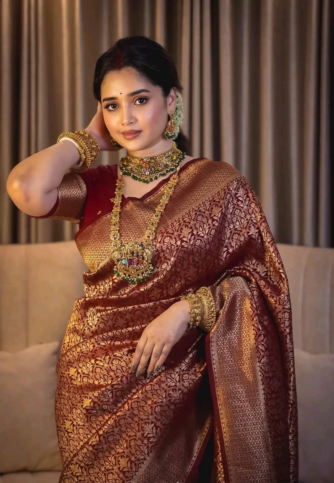 Royal Elegance Benaroshi Katan Saree ছবি 2