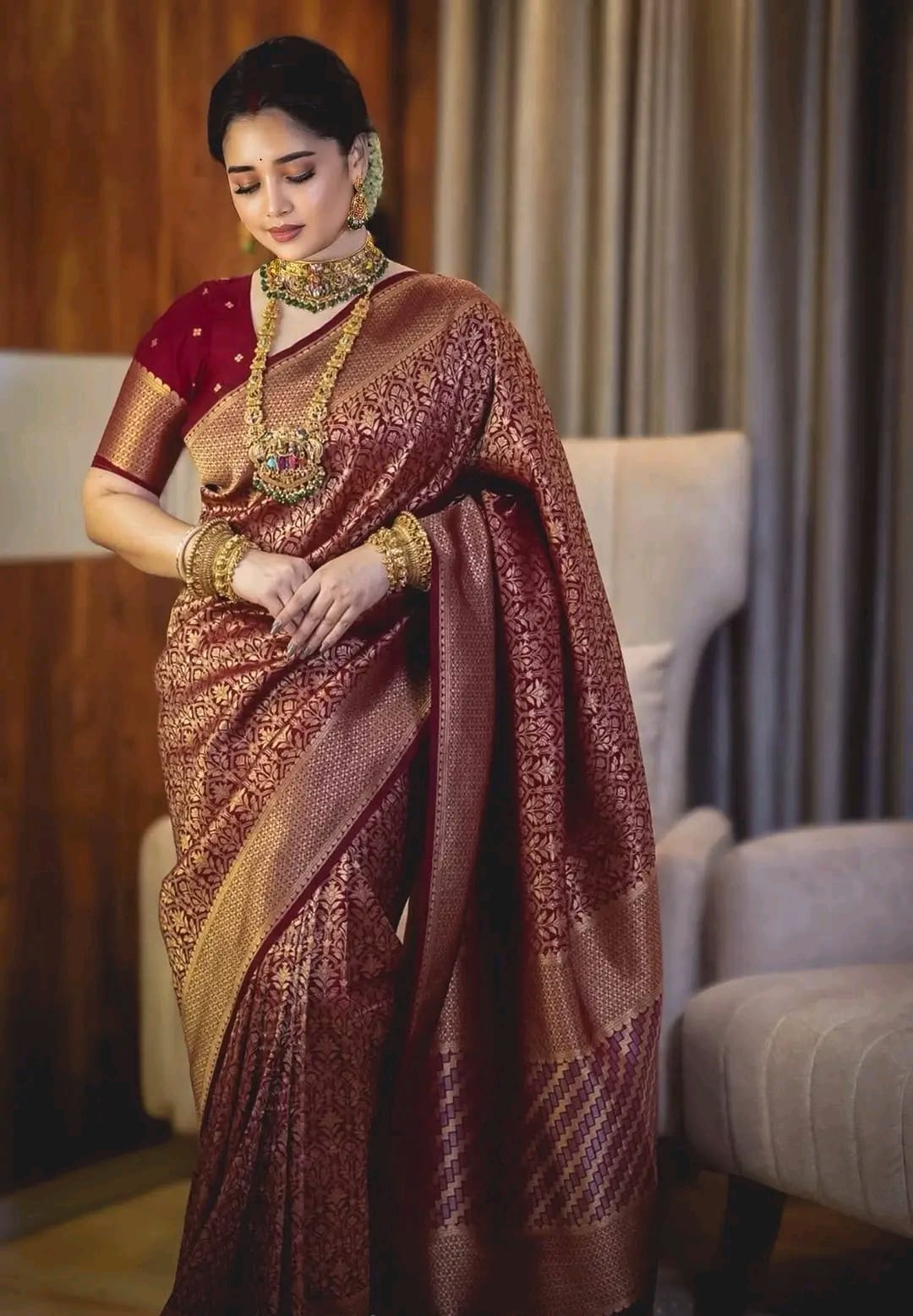 Royal Elegance Benaroshi Katan Saree ছবি 3