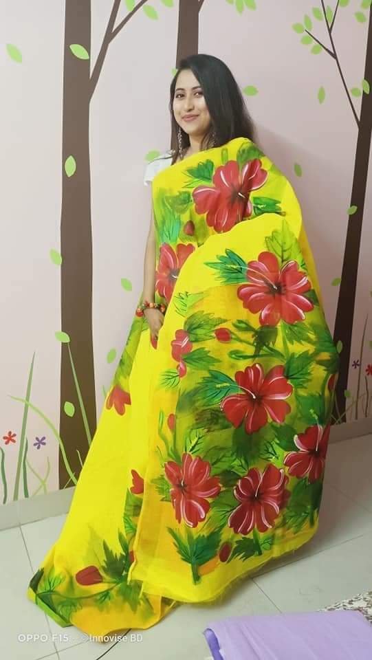 হাফসিল্ক শাড়ীতে  হ্যান্ডপ্রিন্ট তুলির কাজ করা ছবি 12