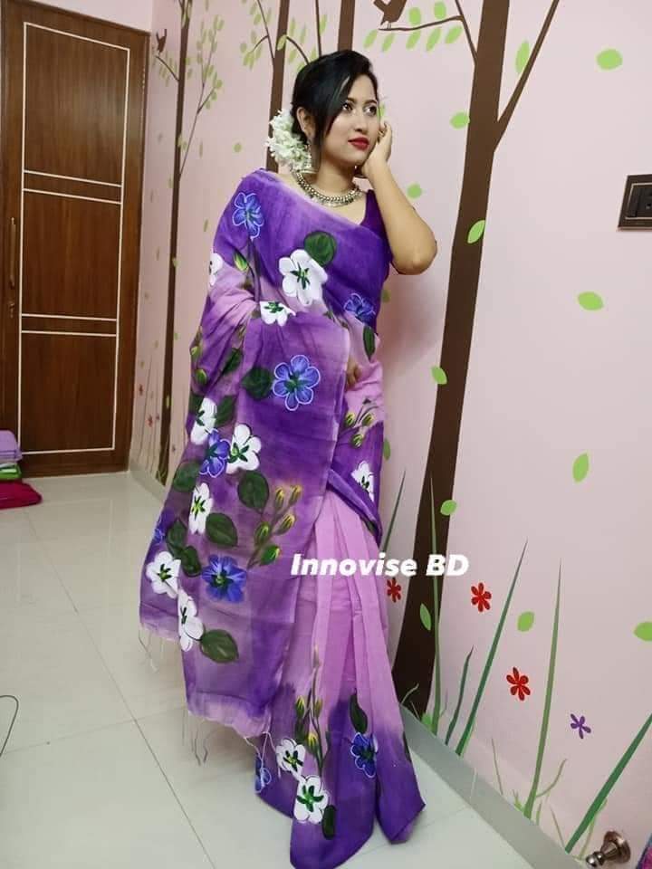 হাফসিল্ক শাড়ীতে  হ্যান্ডপ্রিন্ট তুলির কাজ করা ছবি 13