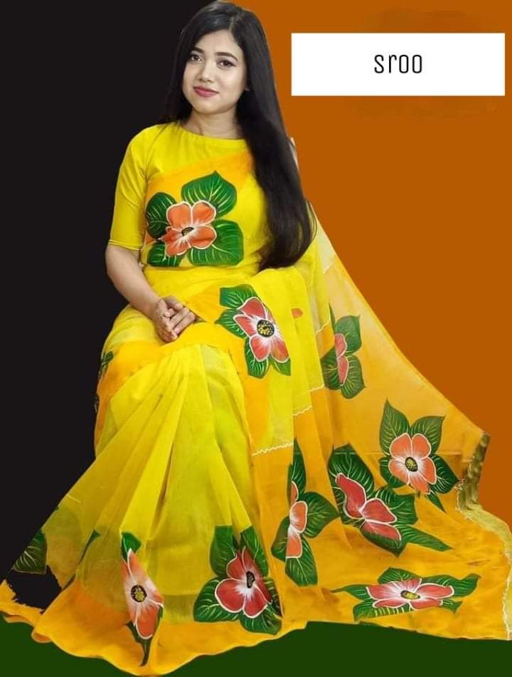 হাফসিল্ক শাড়ীতে  হ্যান্ডপ্রিন্ট তুলির কাজ করা ছবি 19