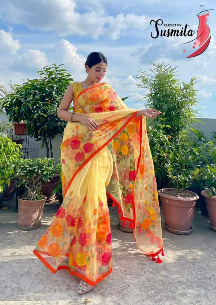 হাফসিল্ক শাড়ীতে হ্যান্ডপ্রিন্ট তুলির কাজ করা ছবি 12