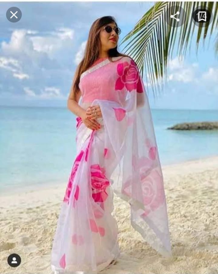 হাফসিল্ক শাড়ীতে  হ্যান্ডপ্রিন্ট তুলির কাজ করা ছবি 11